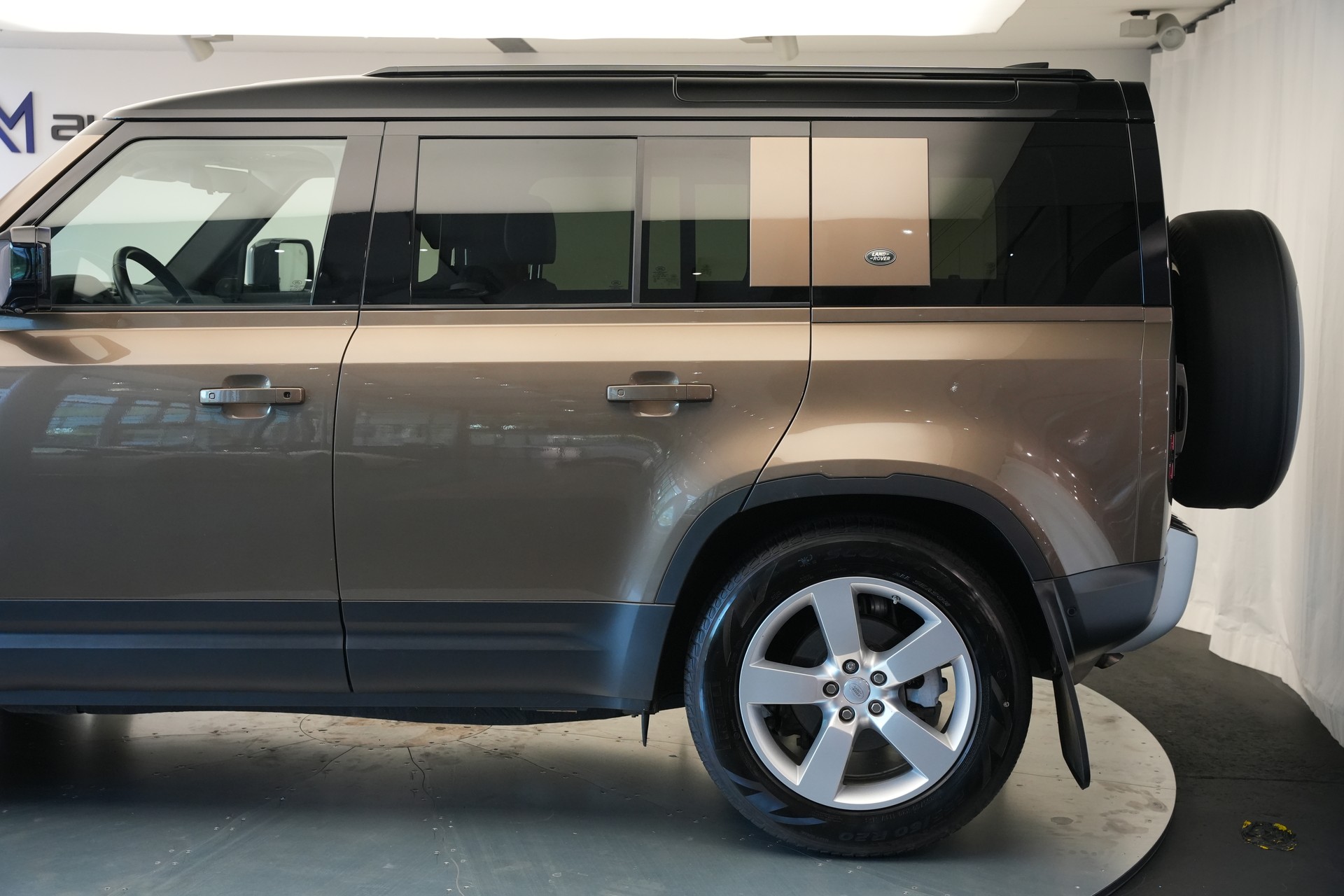 LAND ROVER Defender 110 D240 SD4 First Edition AT8 *CH-Fahrzeug*-image-36