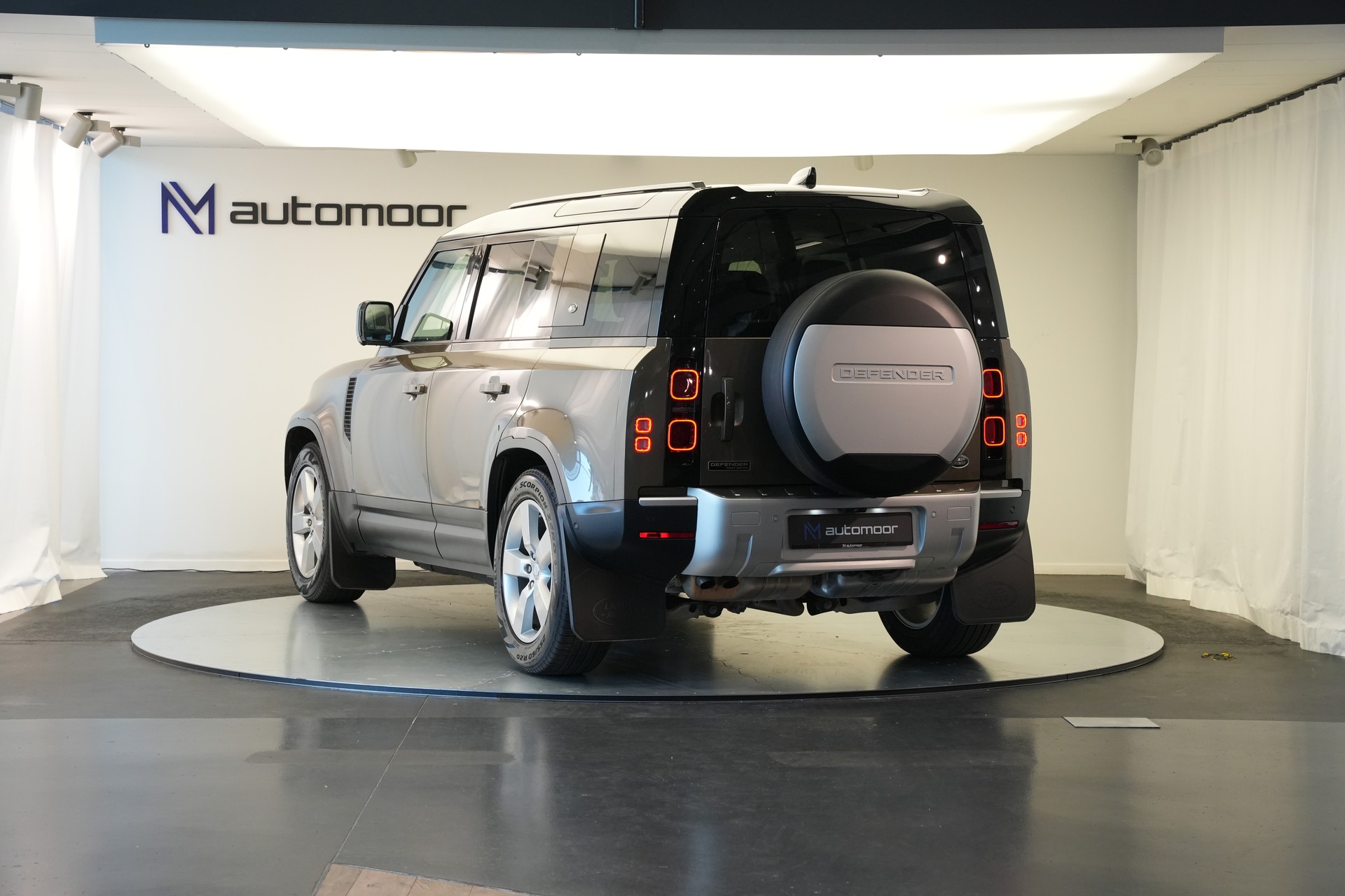 LAND ROVER Defender 110 D240 SD4 First Edition AT8 *CH-Fahrzeug*-image-6