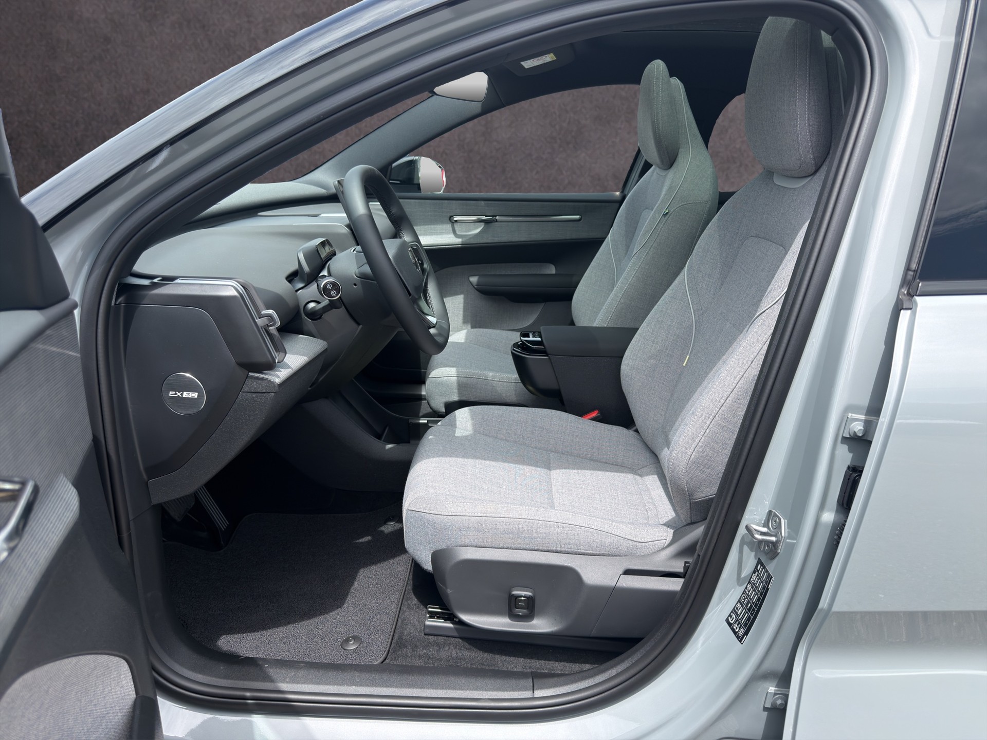 VOLVO EX30 E60 Twin Ultra Performance AWD-image-8