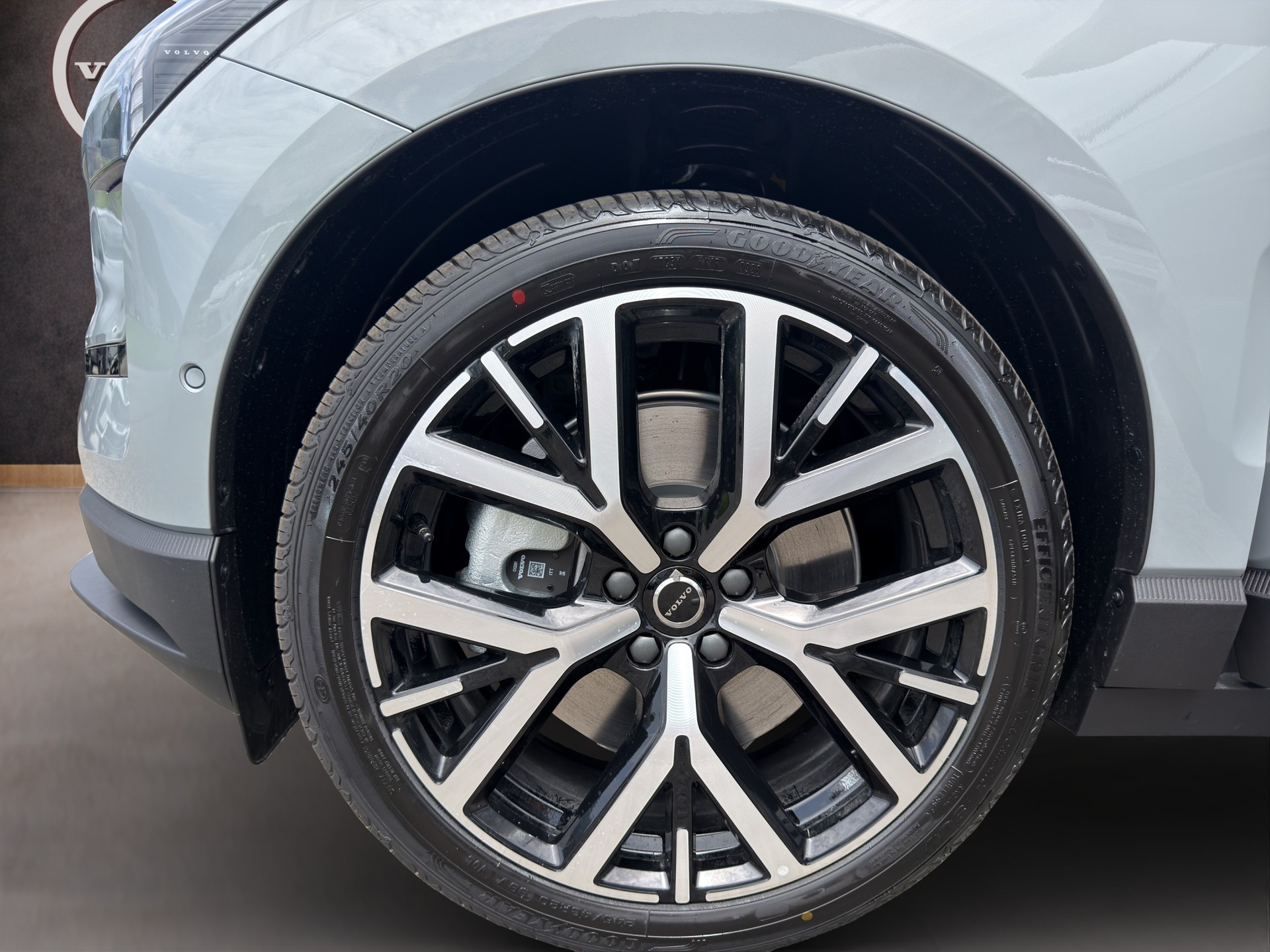 VOLVO EX30 E60 Twin Ultra Performance AWD-image-20