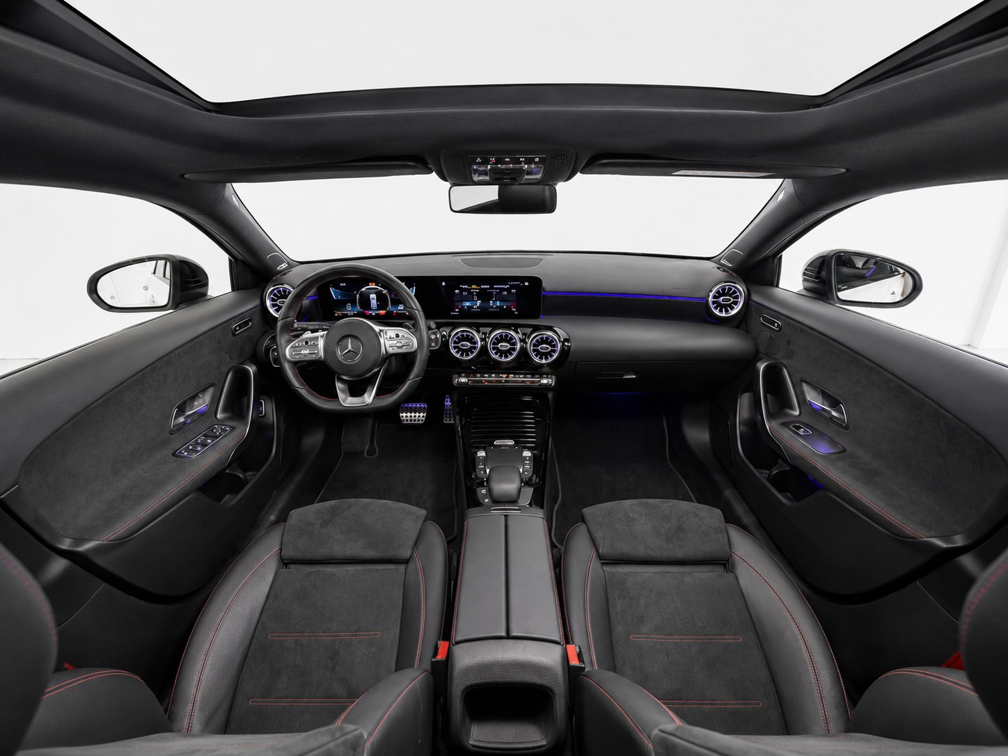 MERCEDES-BENZ A 35 AMG 4Matic Speedshift-image-14