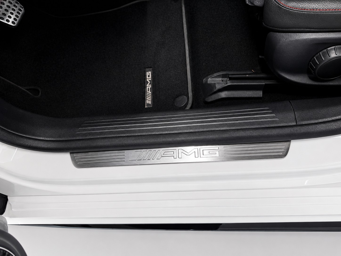 MERCEDES-BENZ A 35 AMG 4Matic Speedshift-image-23
