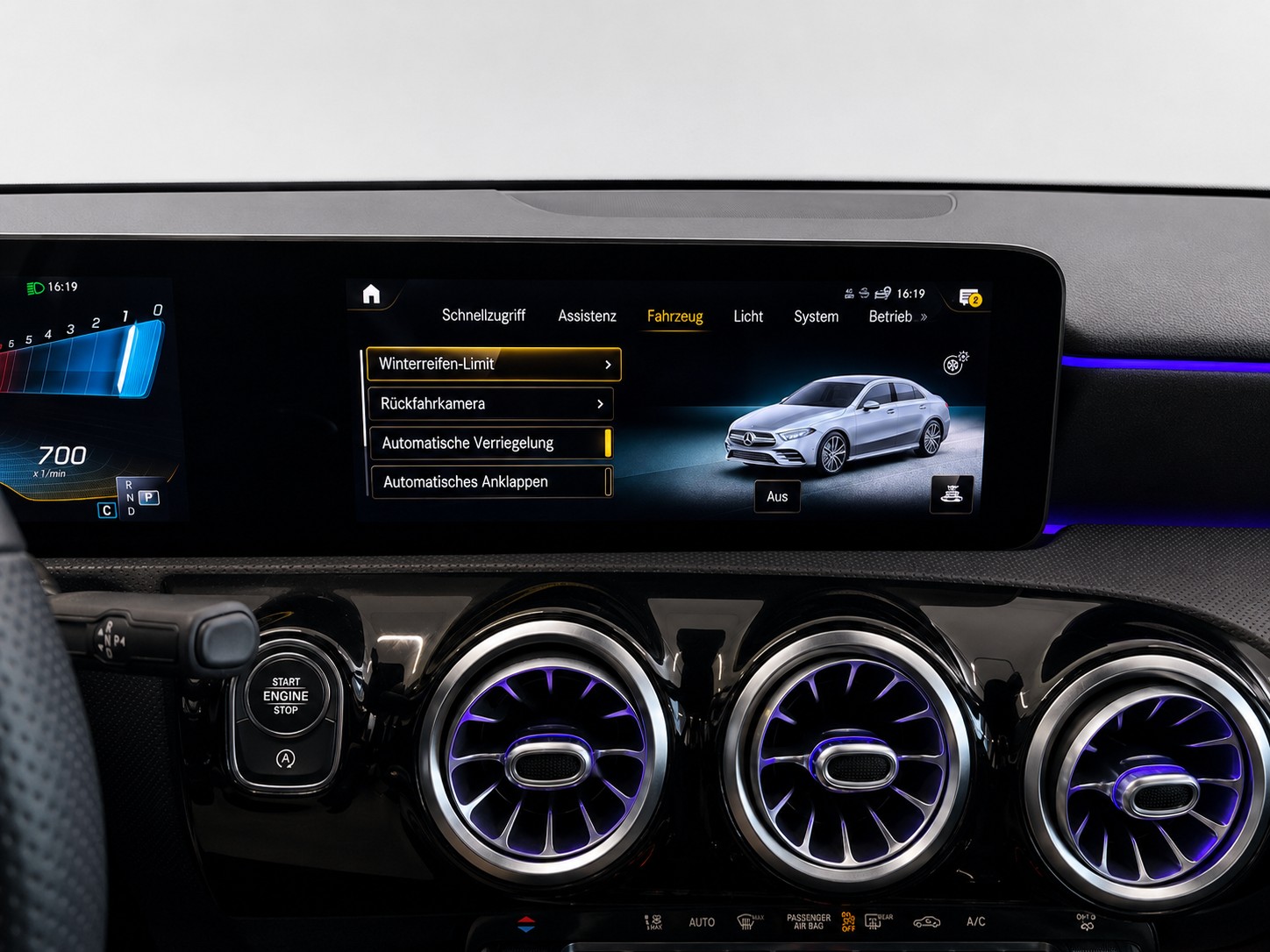 MERCEDES-BENZ A 35 AMG 4Matic Speedshift-image-22