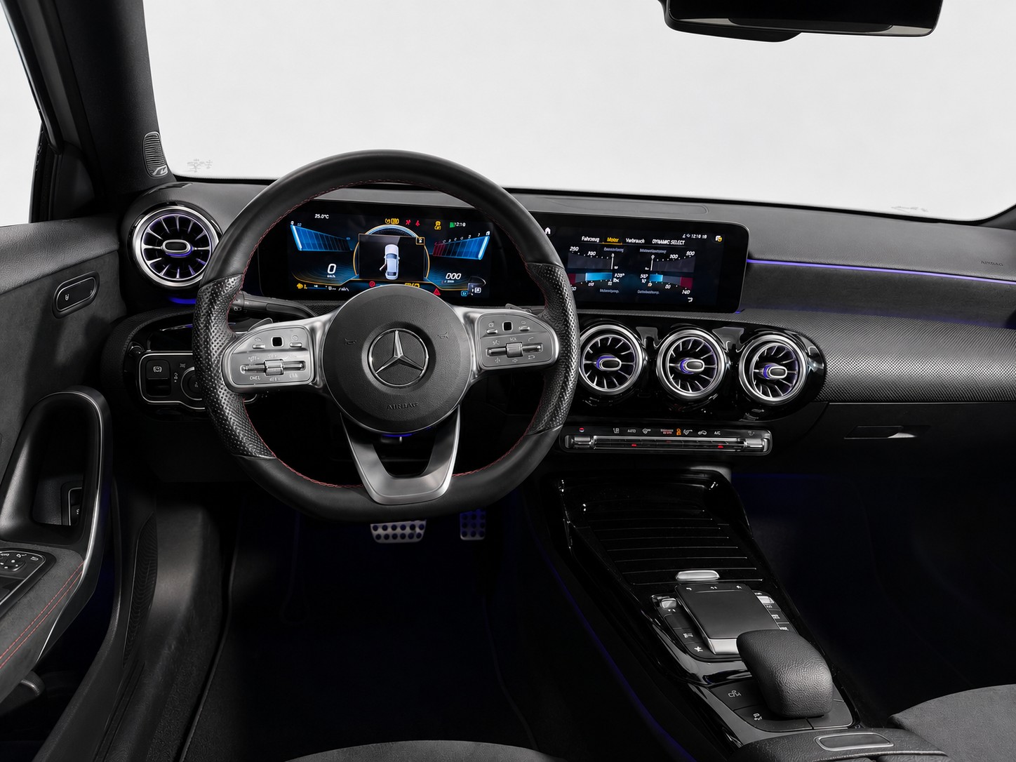 MERCEDES-BENZ A 35 AMG 4Matic Speedshift-image-17