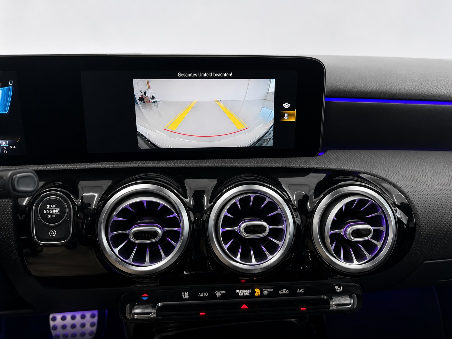 MERCEDES-BENZ A 35 AMG 4Matic Speedshift-image-18