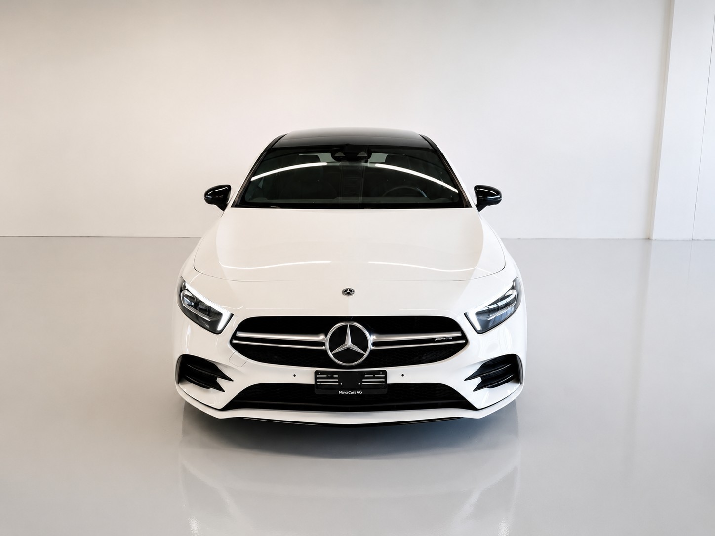 MERCEDES-BENZ A 35 AMG 4Matic Speedshift-image-3