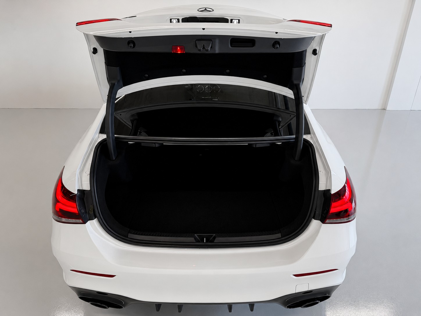 MERCEDES-BENZ A 35 AMG 4Matic Speedshift-image-25