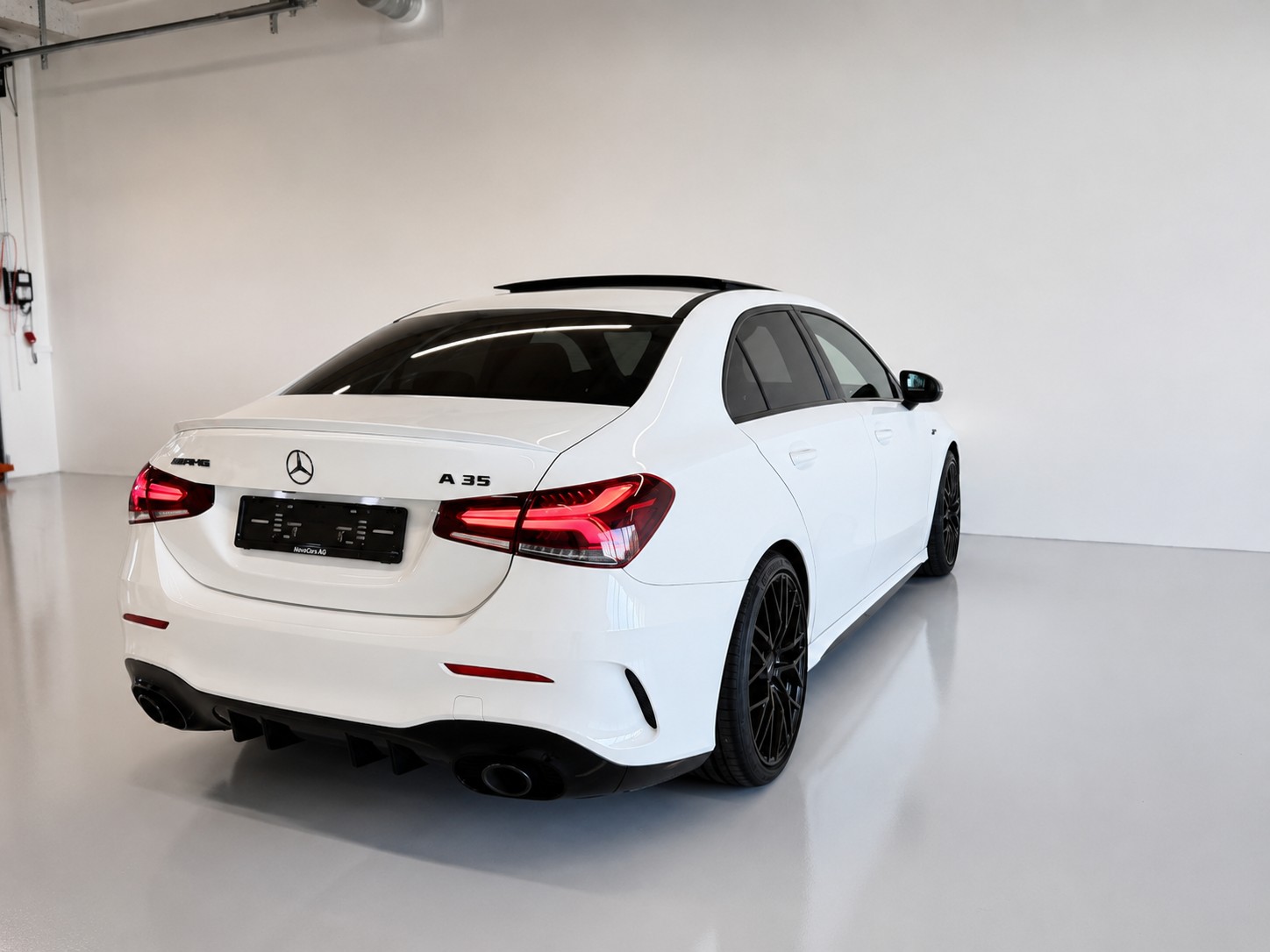 MERCEDES-BENZ A 35 AMG 4Matic Speedshift-image-6