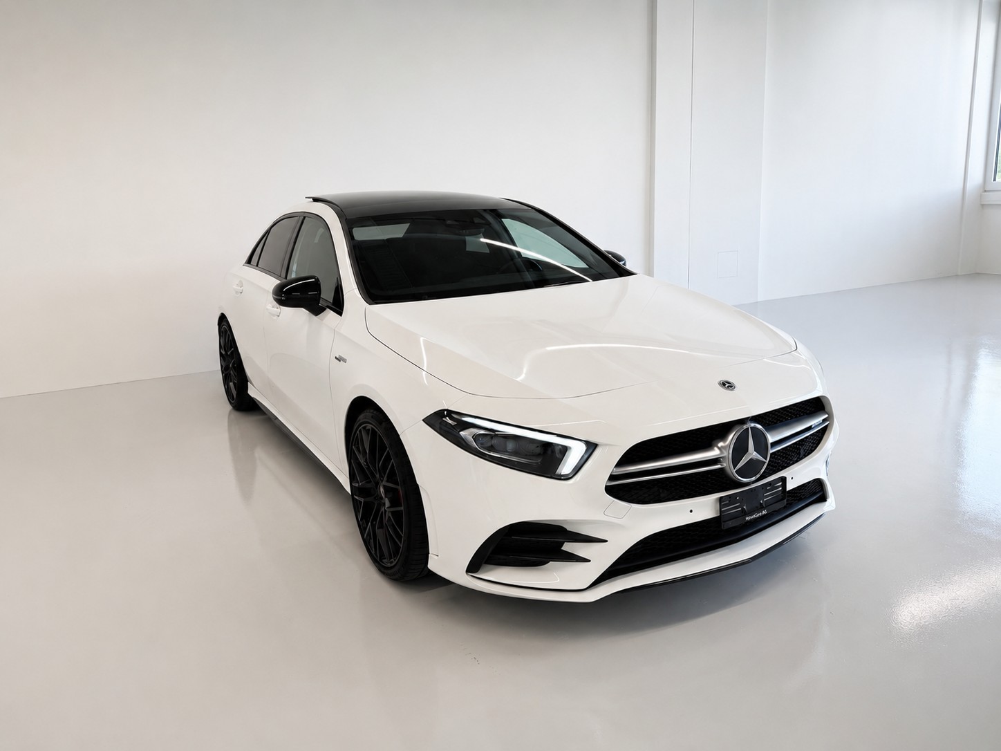 MERCEDES-BENZ A 35 AMG 4Matic Speedshift-image-4