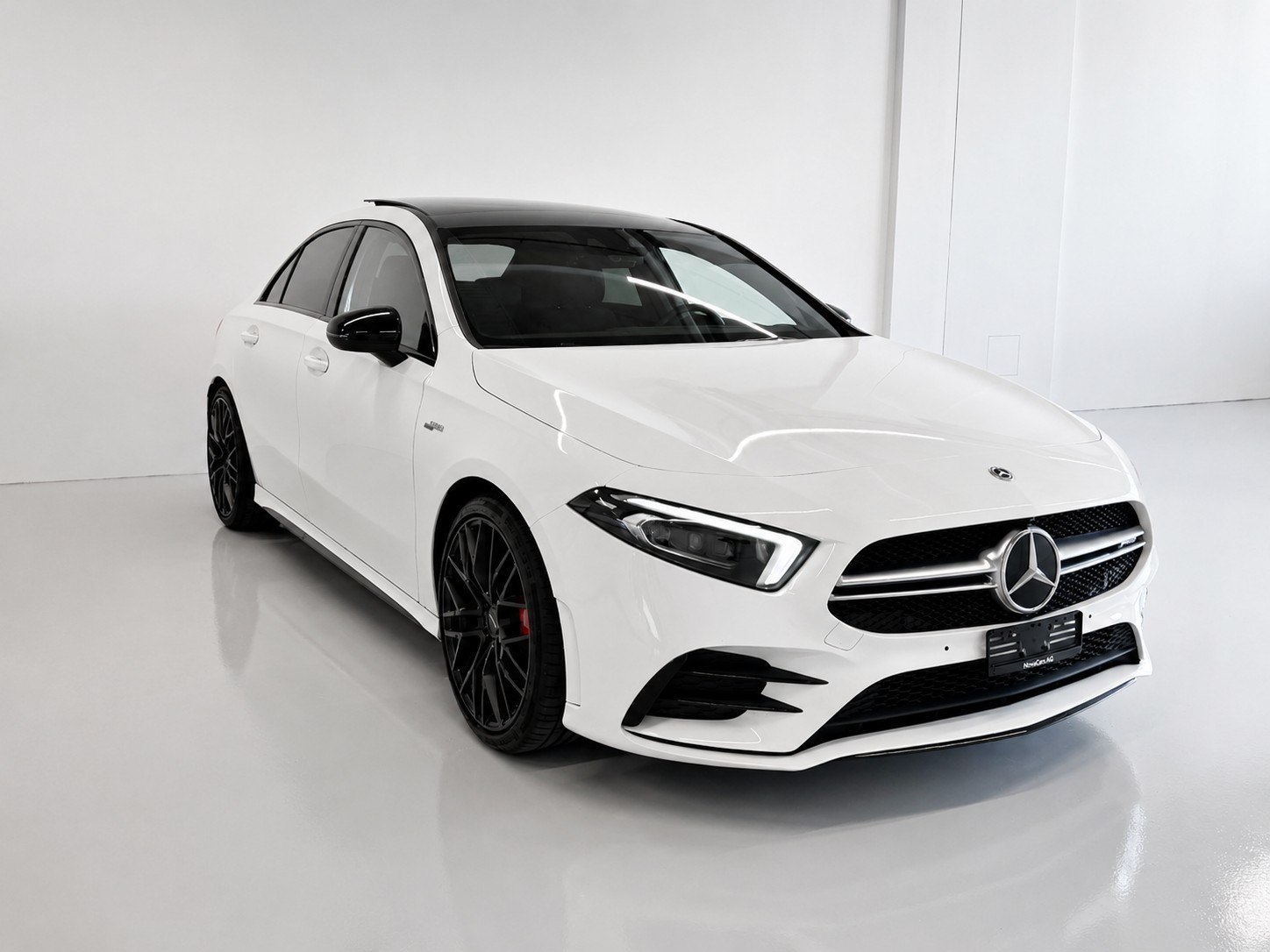 MERCEDES-BENZ A 35 AMG 4Matic Speedshift-image-5