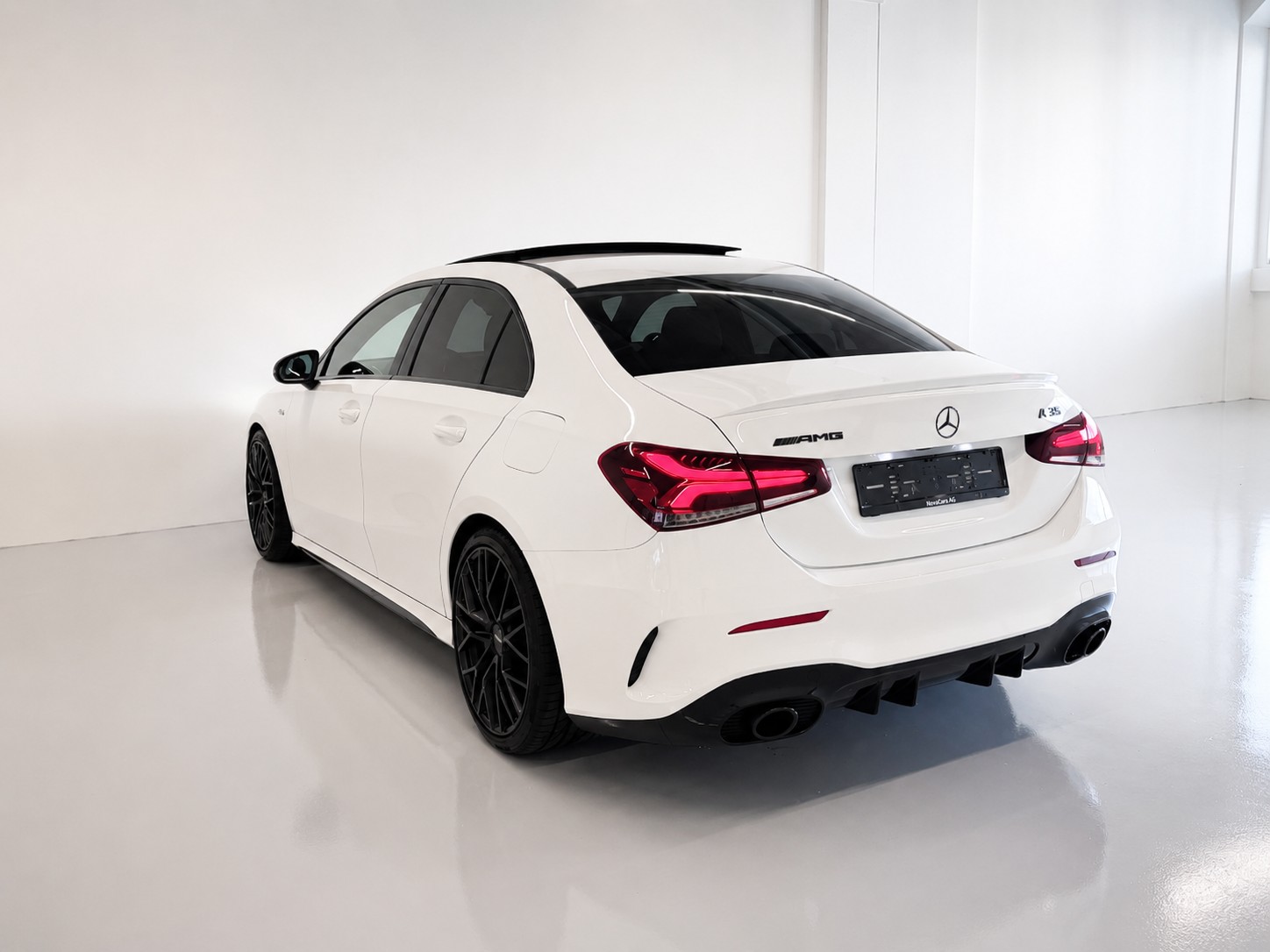MERCEDES-BENZ A 35 AMG 4Matic Speedshift-image-8