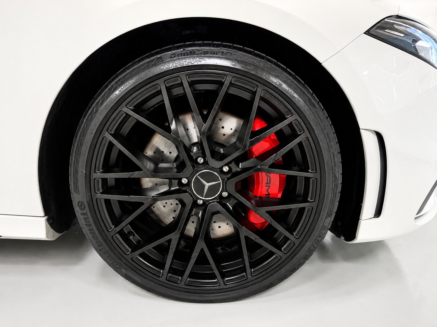 MERCEDES-BENZ A 35 AMG 4Matic Speedshift Limousine-image-13
