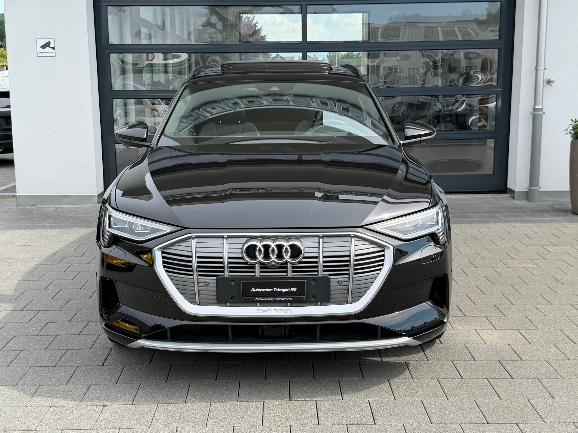 AUDI e-tron 55 Advanced quattro-image-2