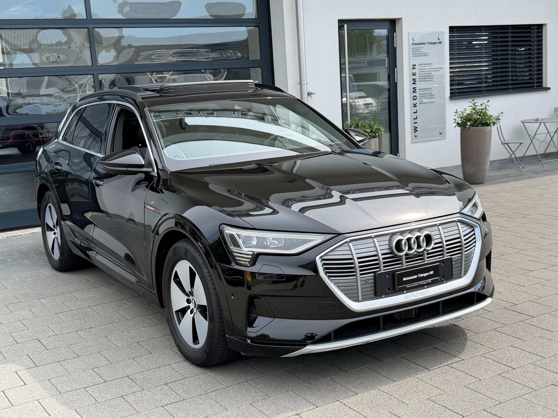 AUDI e-tron 55 Advanced quattro-image-0