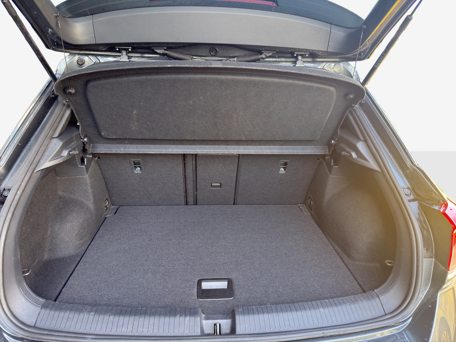 VW T-Roc 2.0 TSI R-Line DSG 4Motion-image-12