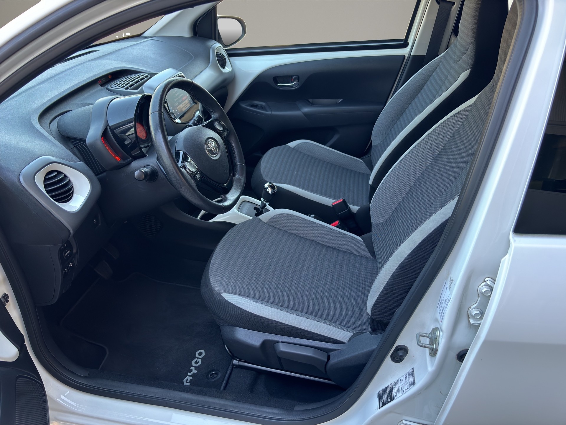 TOYOTA Aygo 1.0 VVT-i Trend X-shift-image-9