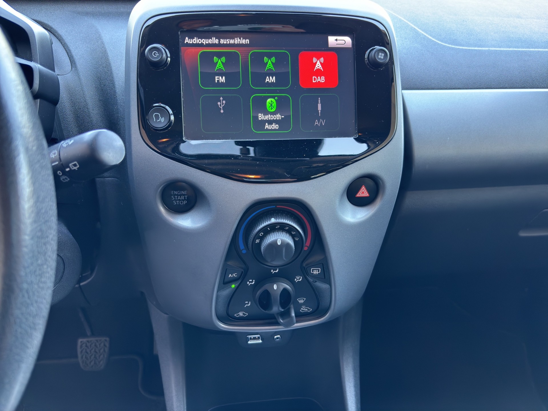 TOYOTA Aygo 1.0 VVT-i Trend X-shift-image-22