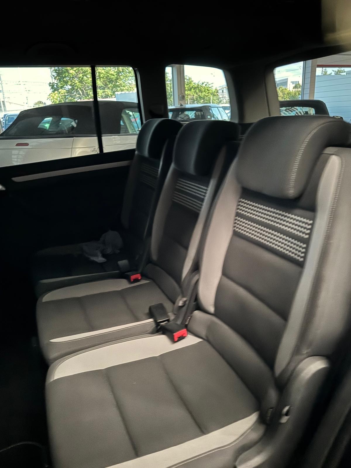 VW Touran 1.4 TSI Design DSG-image-17