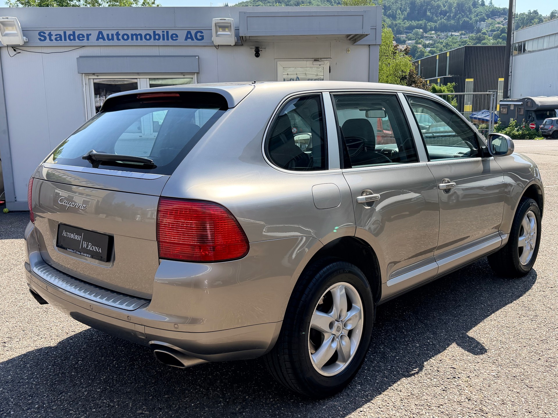 PORSCHE Cayenne-image-2