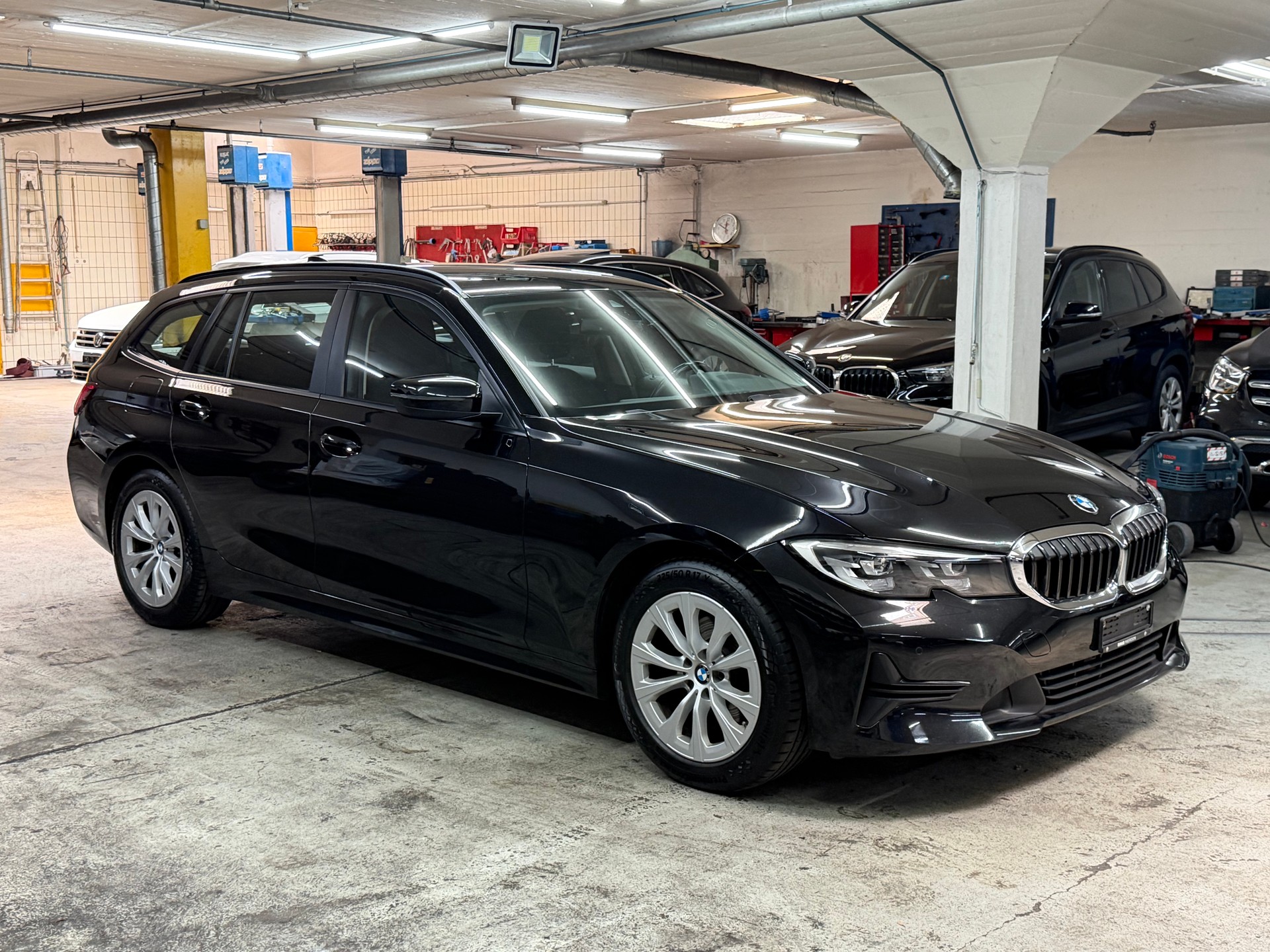 BMW 320d xDrive 48V Touring Steptronic-image-0