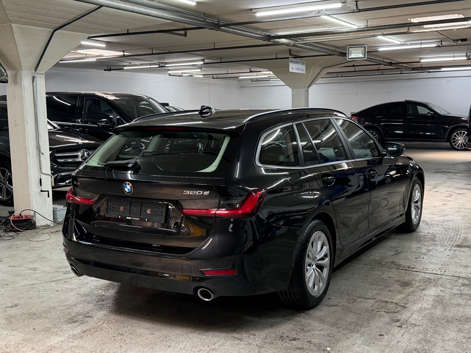 BMW 320d xDrive 48V Touring Steptronic-image-5