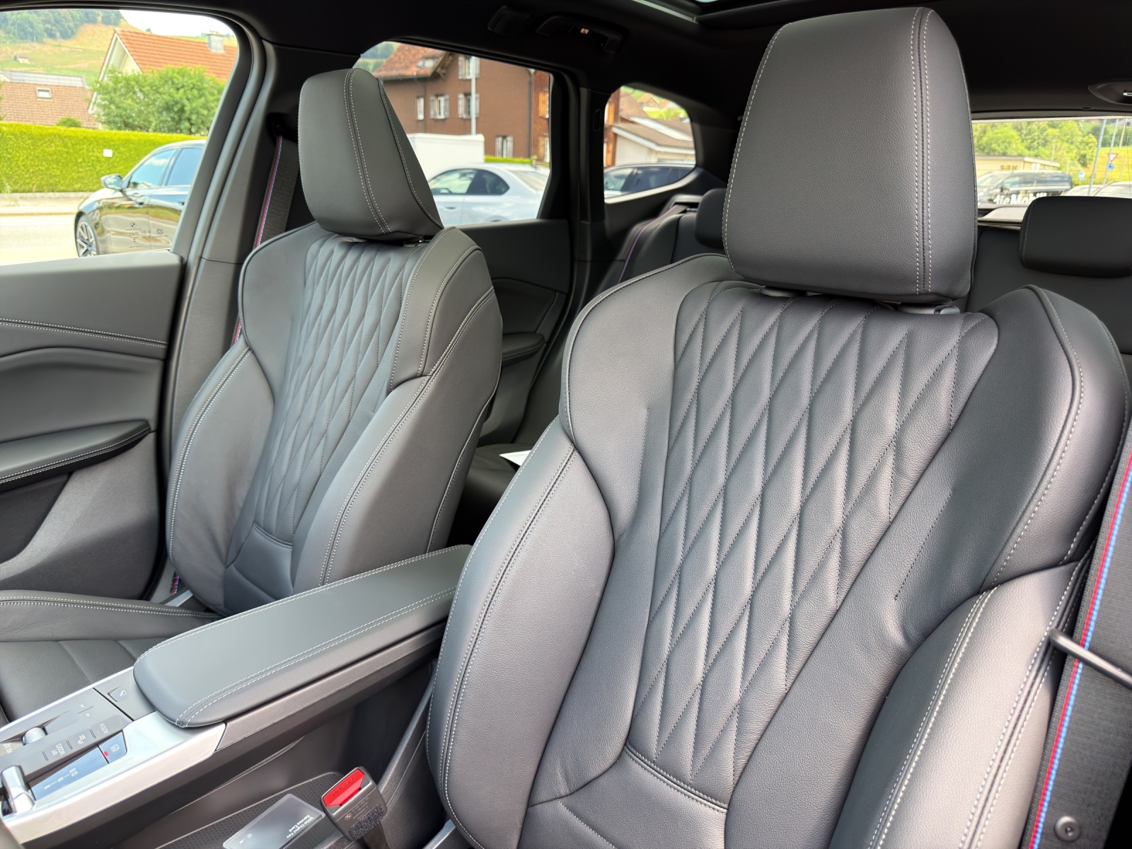 BMW iX1 xDrive 30 M Sport Pro-image-17