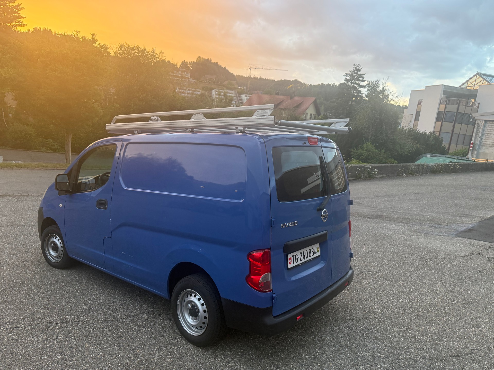 NISSAN NV200-image-5