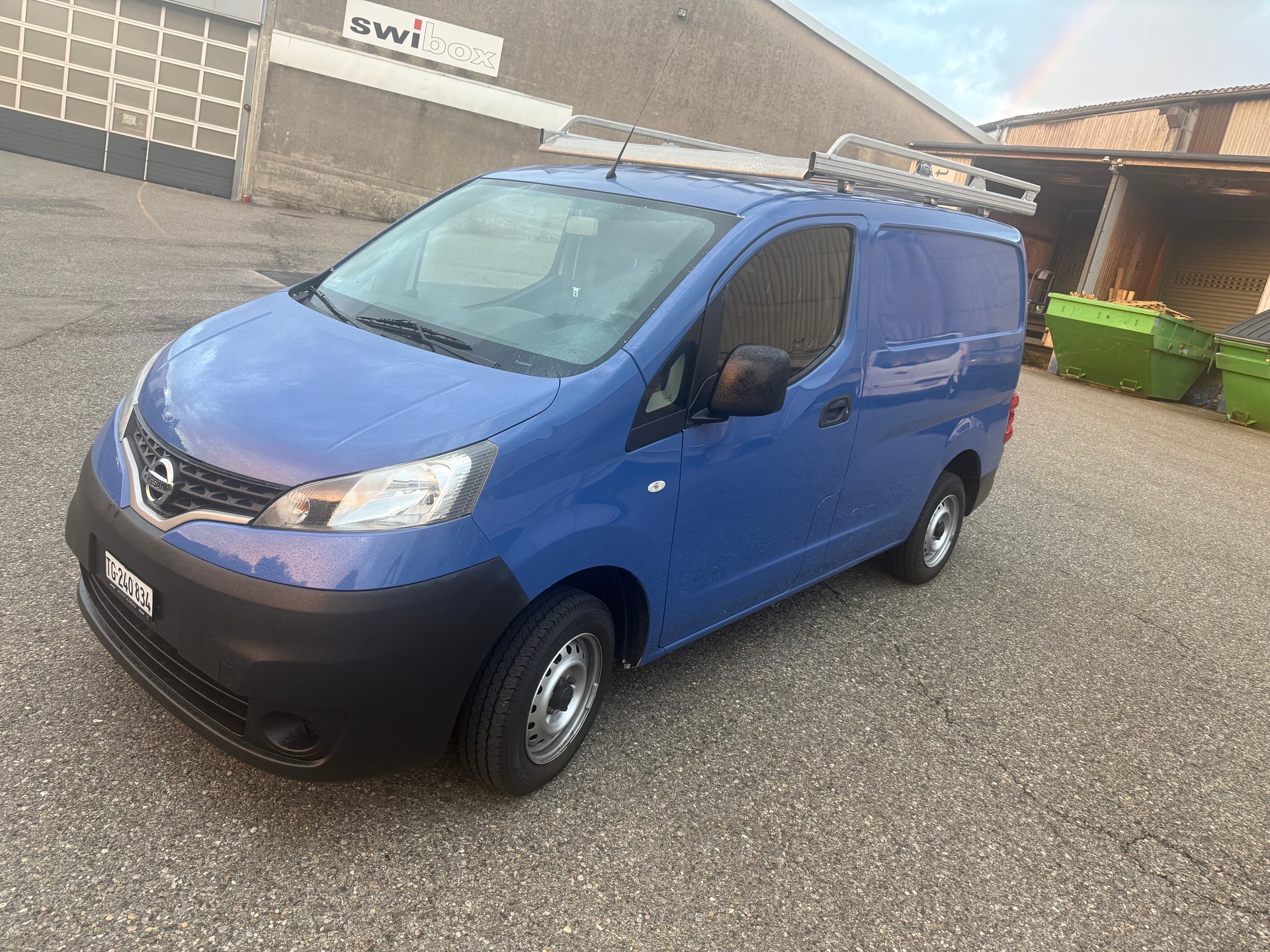 NISSAN NV200-image-2