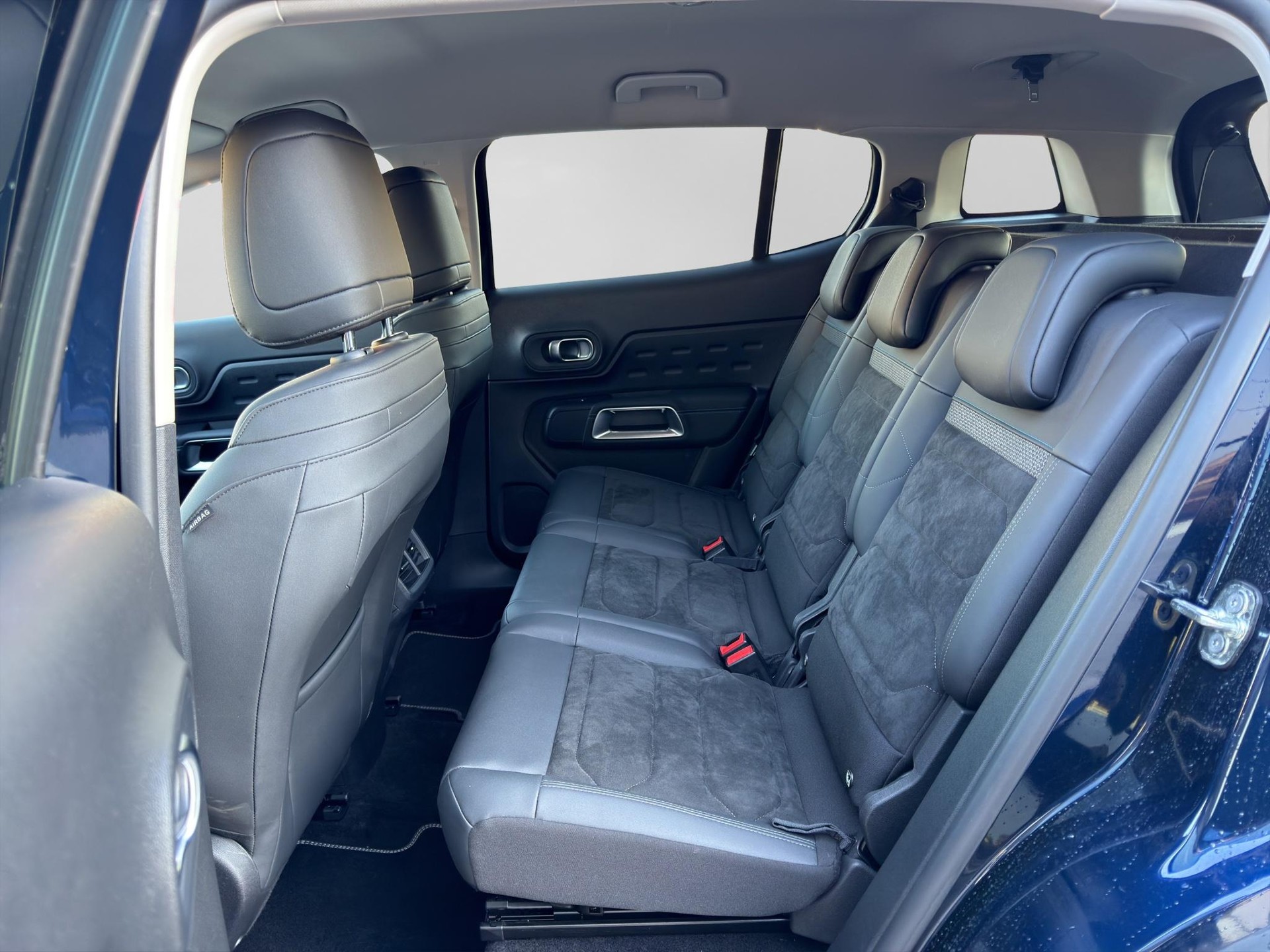 CITROEN C5 Aircross 1.2 Hybrid Shine-image-6
