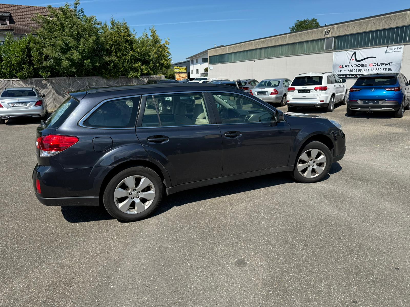 SUBARU Outback 2.5i Swiss AWD Lineartronic-image-3