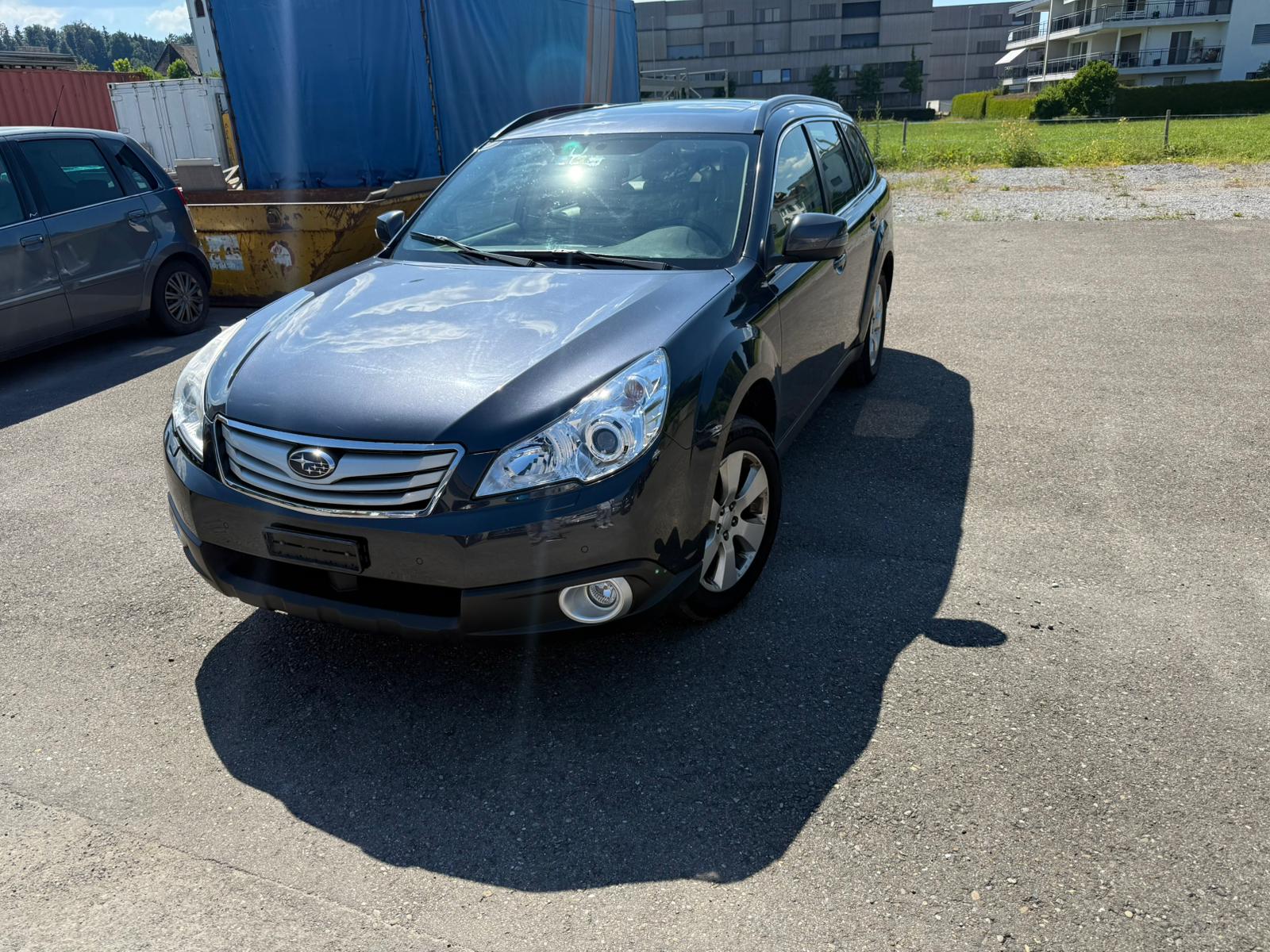 SUBARU Outback 2.5i Swiss AWD Lineartronic-image-0