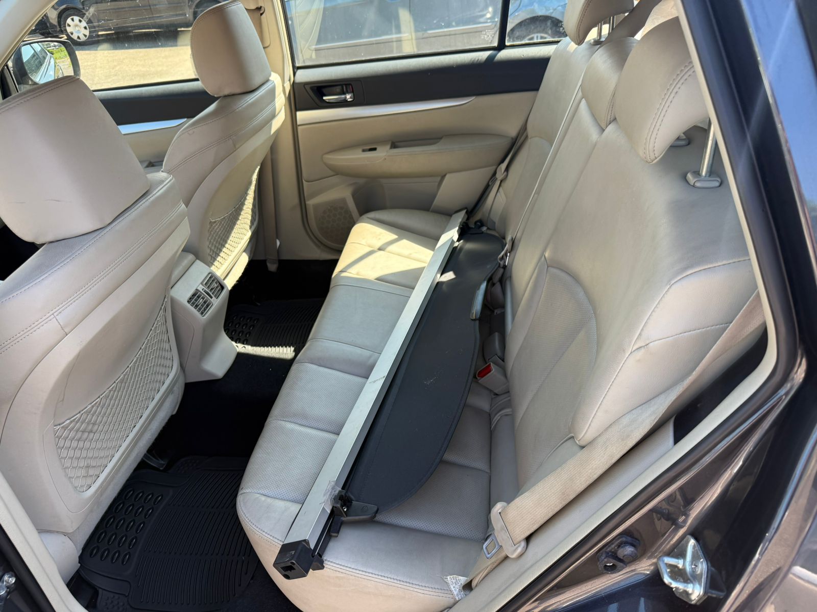 SUBARU Outback 2.5i Swiss AWD Lineartronic-image-11