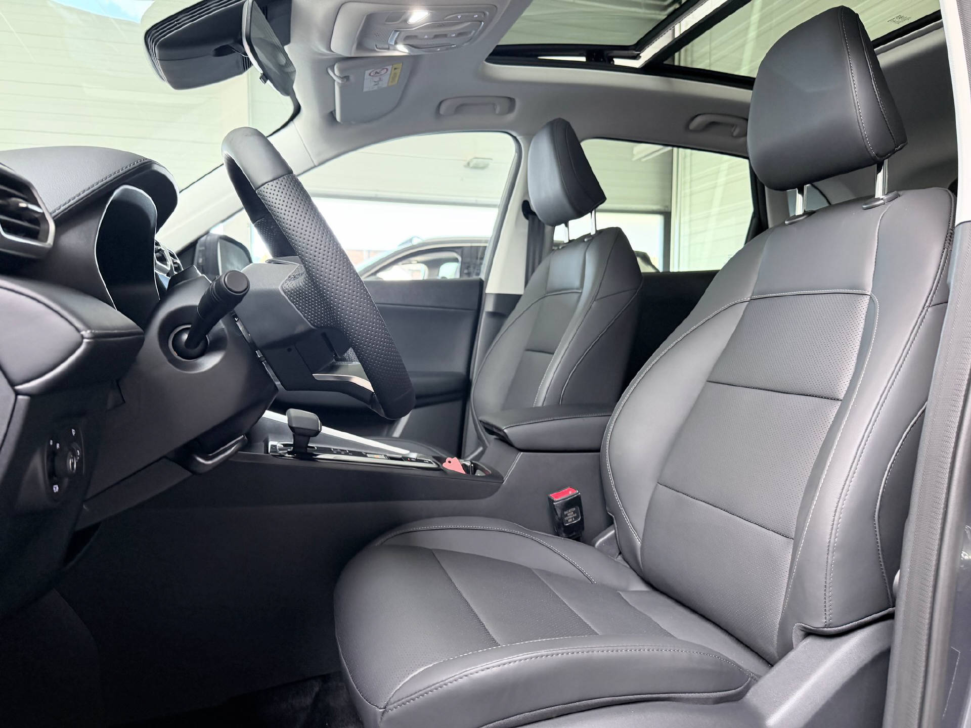 MG ZS 1.5 Hybrid+ Luxury-image-10