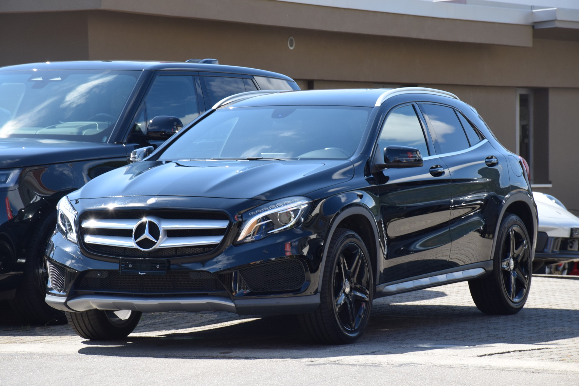 MERCEDES-BENZ GLA 200 AMG Line 7G-DCT-image-0