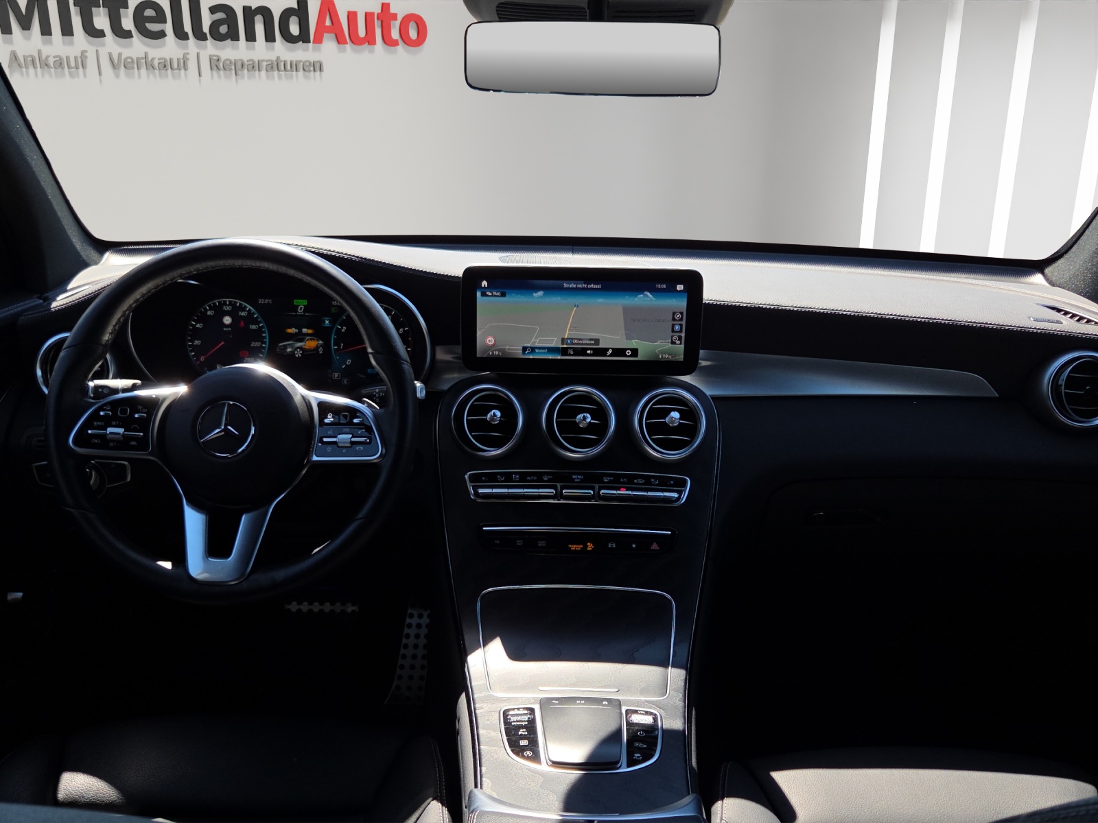 MERCEDES-BENZ GLC Coupé 200 AMG Line 4Matic 9G-Tronic-image-6