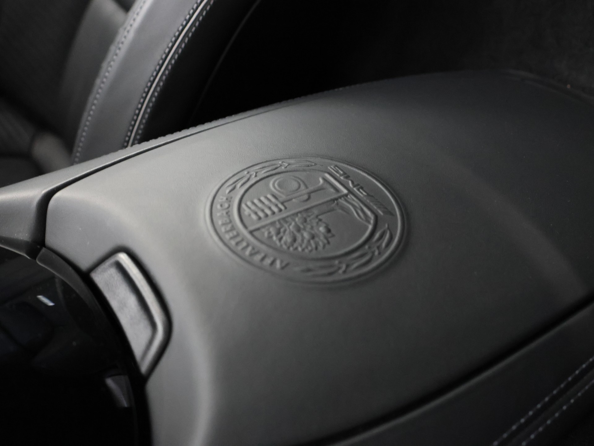 MERCEDES-BENZ AMG GT C Speedshift DCT *Burmester* *360 Kamera* *Panoramadach*-image-19