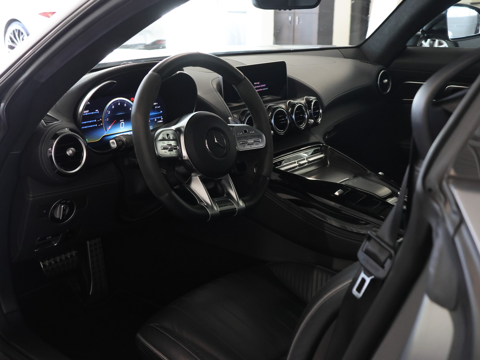 MERCEDES-BENZ AMG GT C Speedshift DCT *Burmester* *360 Kamera* *Panoramadach*-image-11
