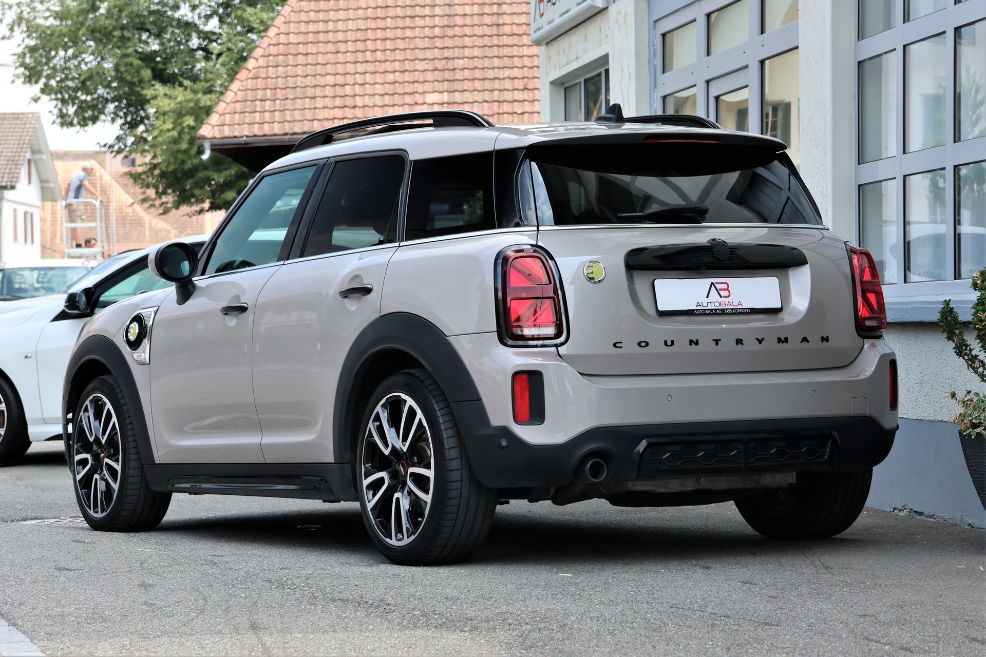 MINI Countryman Cooper SE Trafalgar ALL4 PHEV Steptronic (CH)-image-2