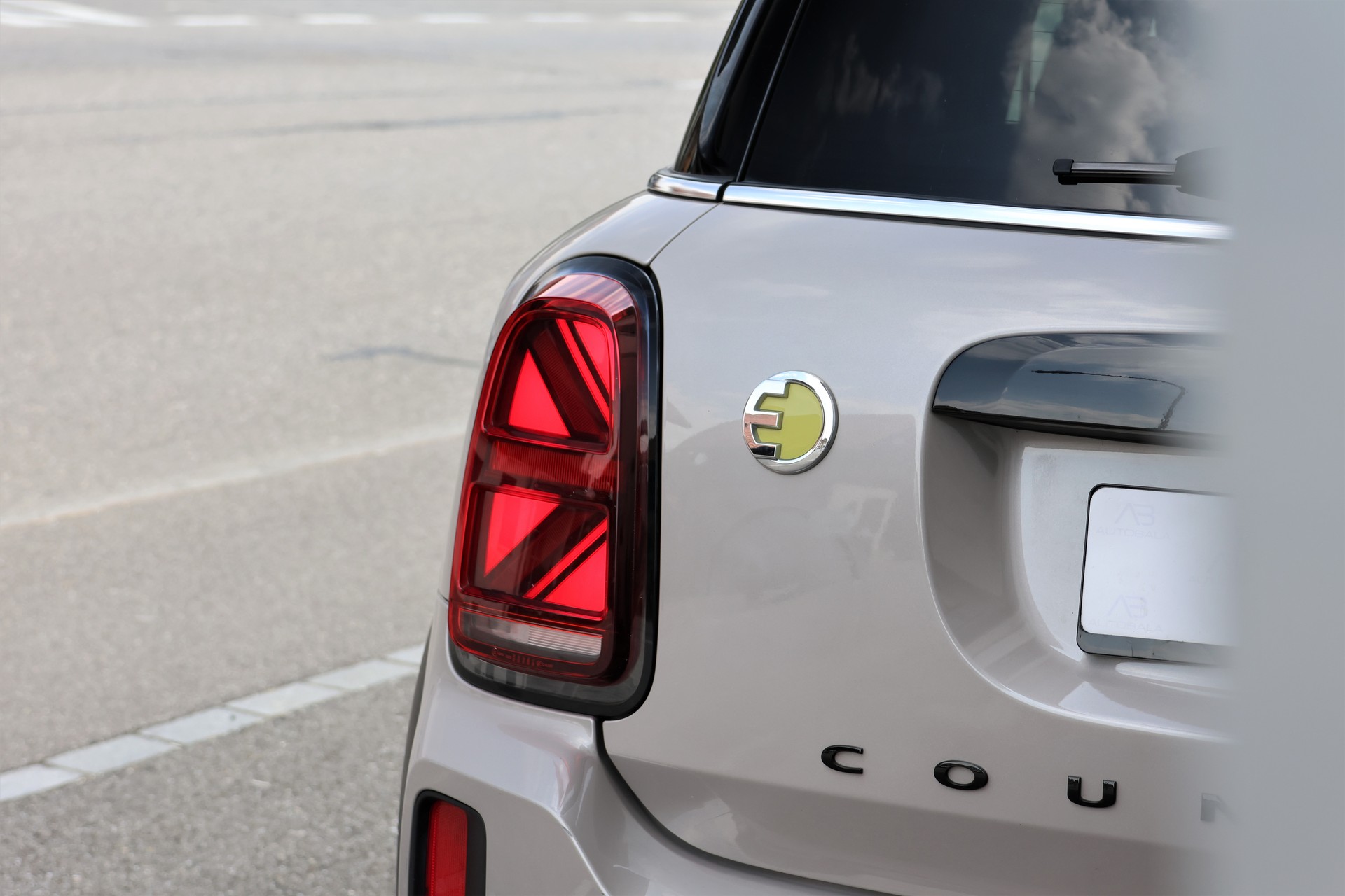 MINI Countryman Cooper SE Trafalgar ALL4 PHEV Steptronic (CH)-image-5