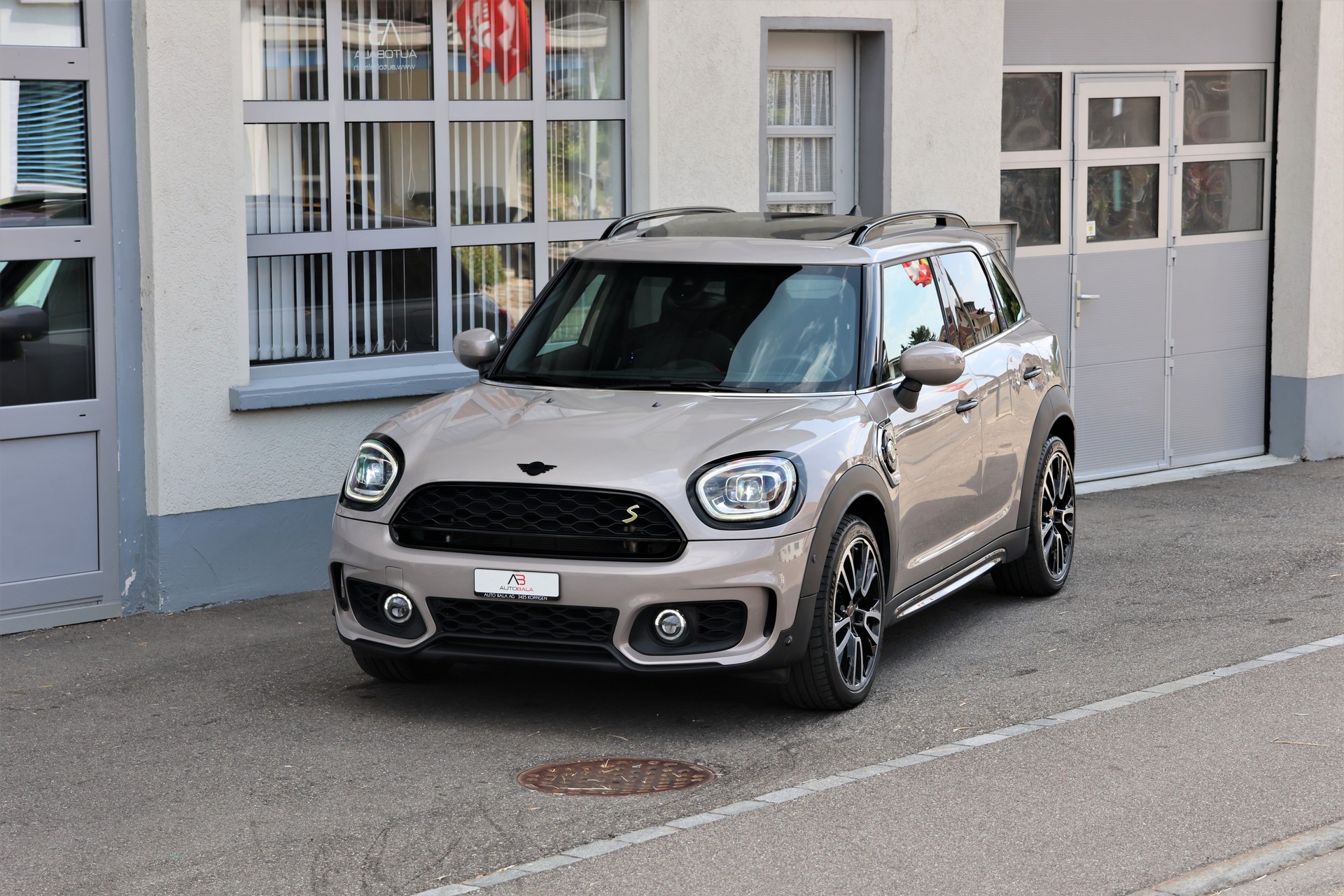 MINI Countryman Cooper SE Trafalgar ALL4 PHEV Steptronic (CH)