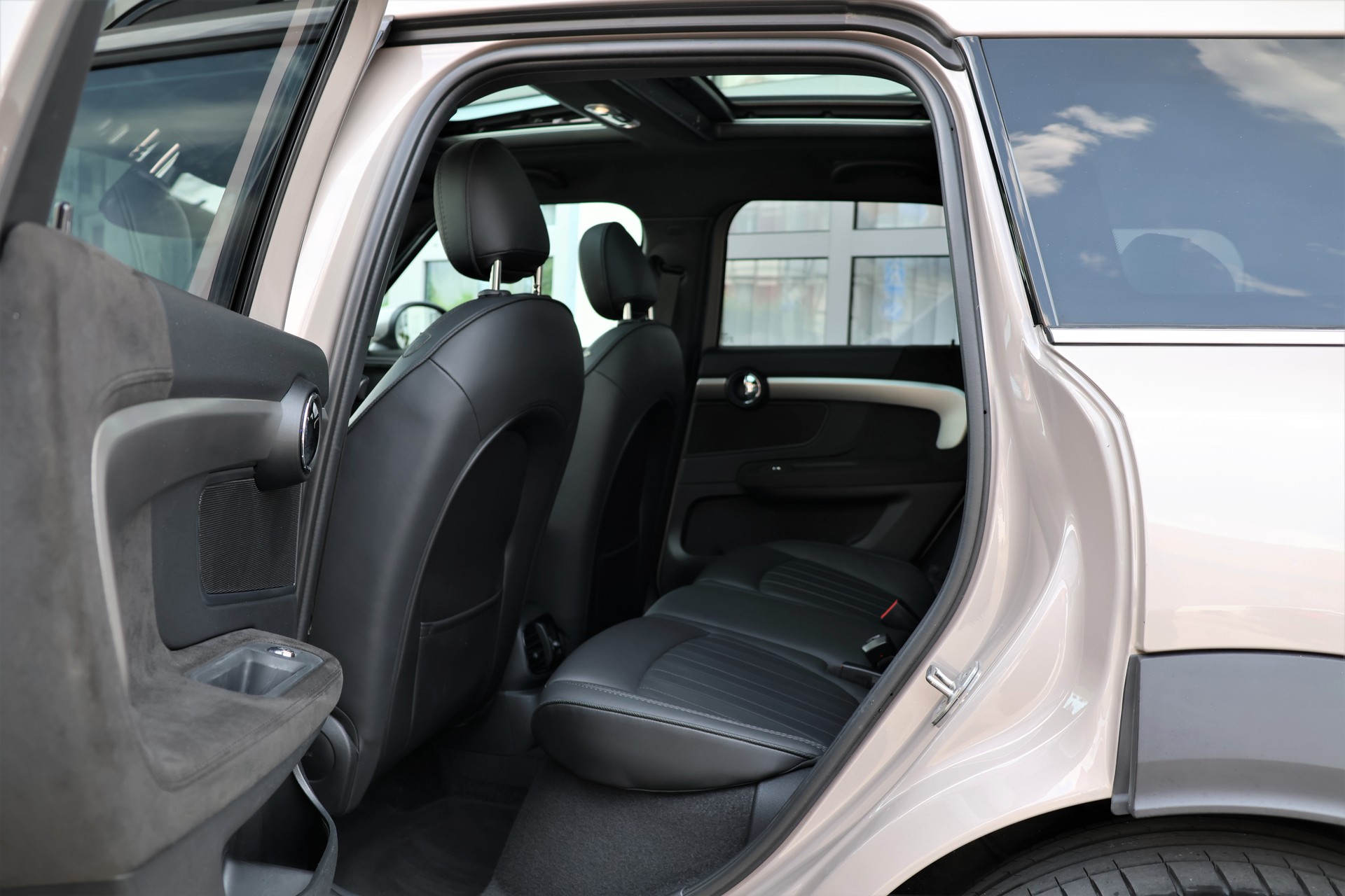 MINI Countryman Cooper SE Trafalgar ALL4 PHEV Steptronic (CH)-image-12