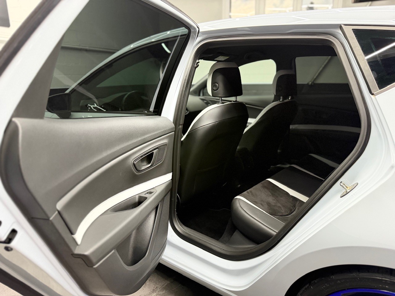 SEAT Leon 2.0 TSI Cupra FR 335PS ABT-Tuning | CH-Auto | Schalensitze-image-14