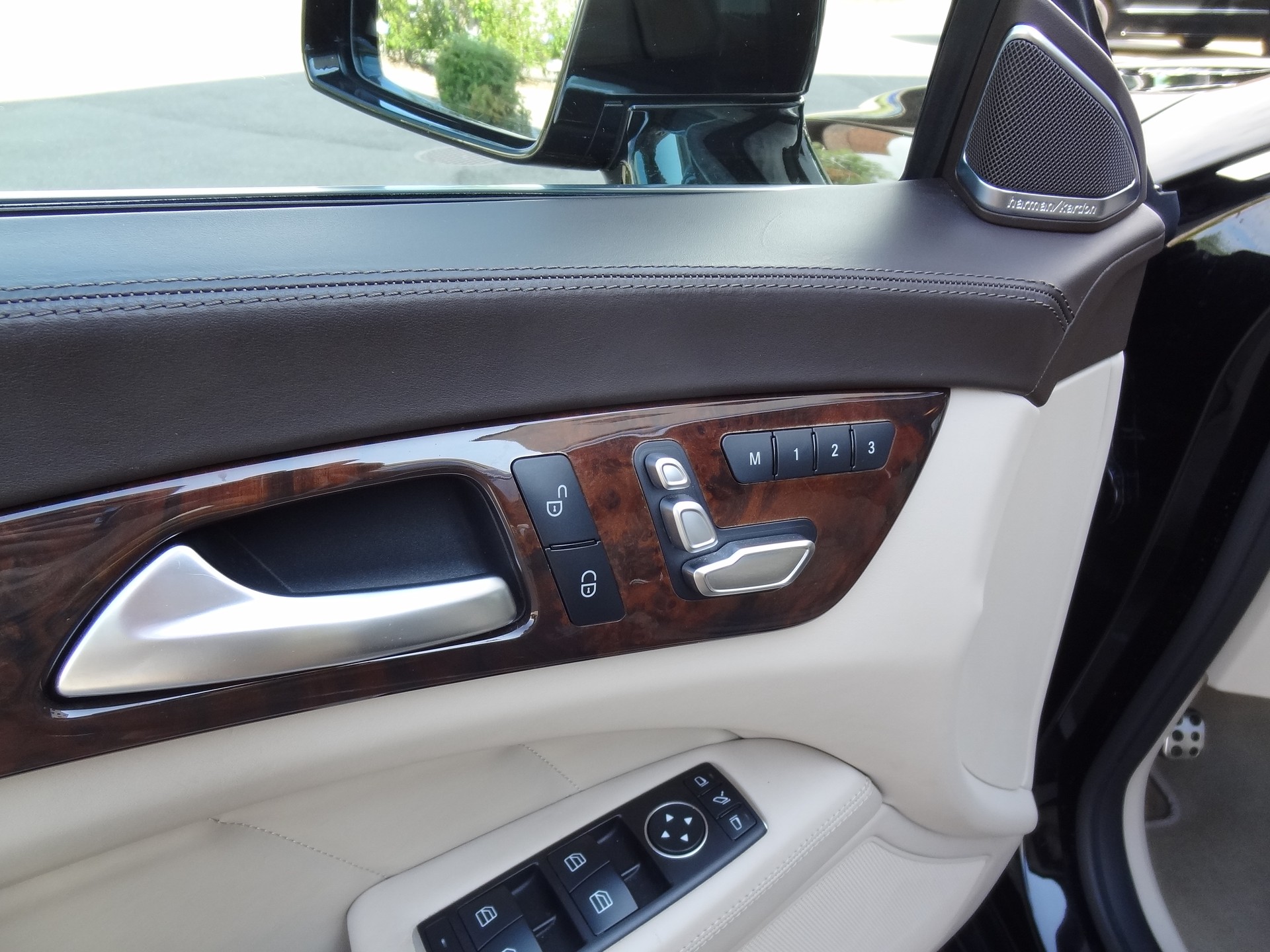 MERCEDES-BENZ CLS Shooting Brake 63 AMG S 4Matic Speedshift MCT-image-10