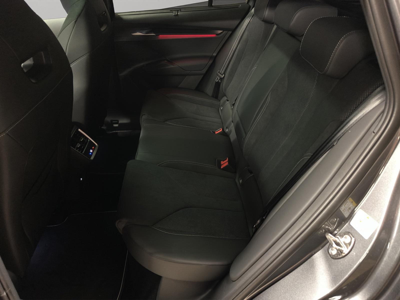 SKODA Enyaq 85x SportLine-image-12