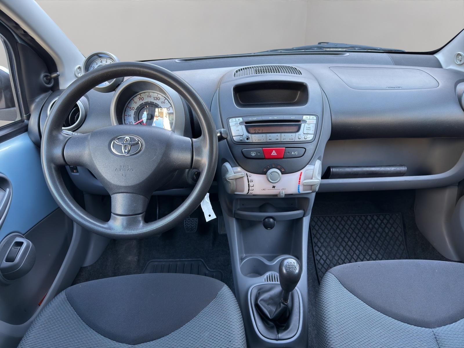TOYOTA Aygo 1.0 VVT-i Linea Sol-image-9
