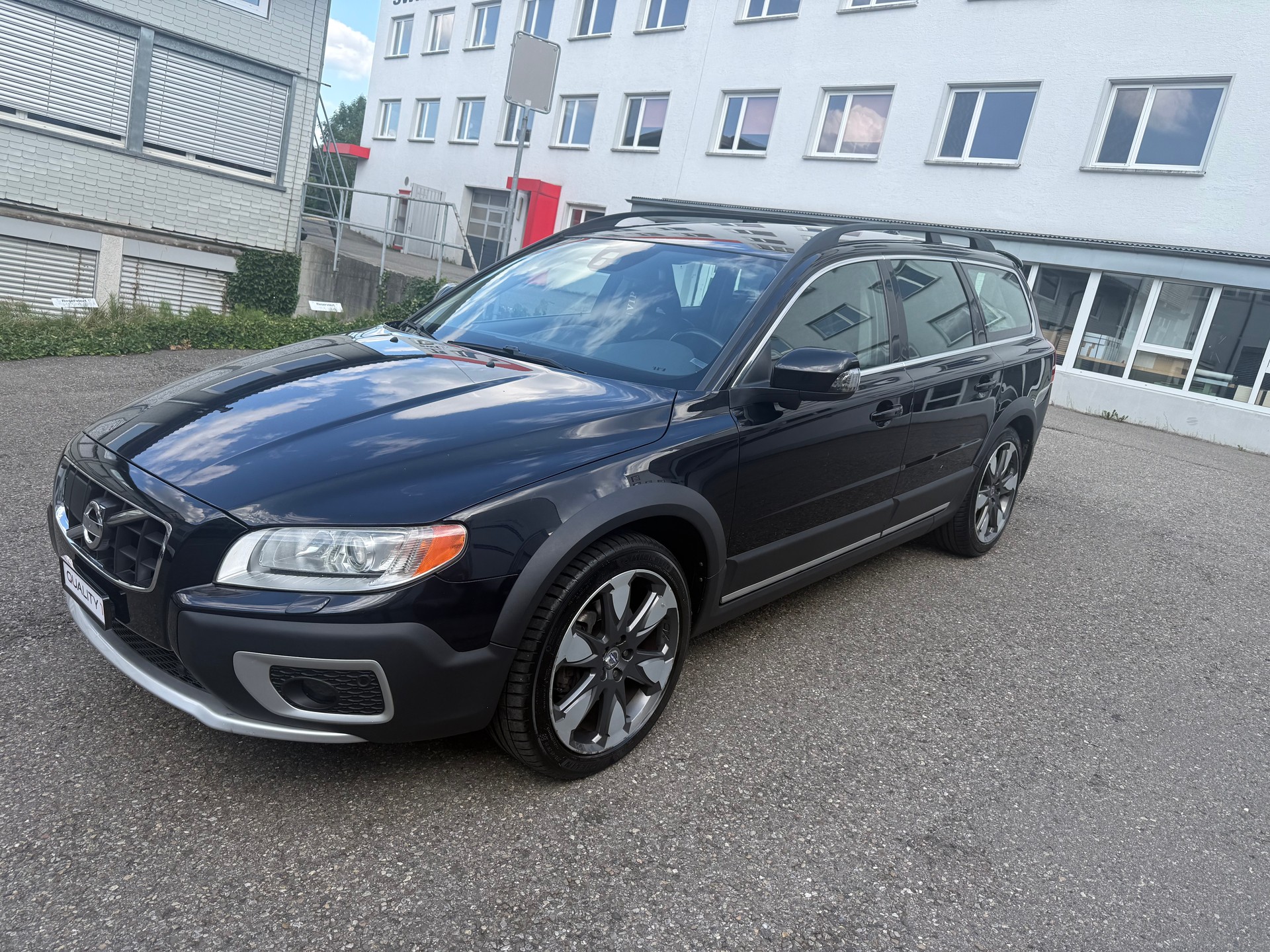 VOLVO XC70 D5 AWD Summum Geartronic-image-1