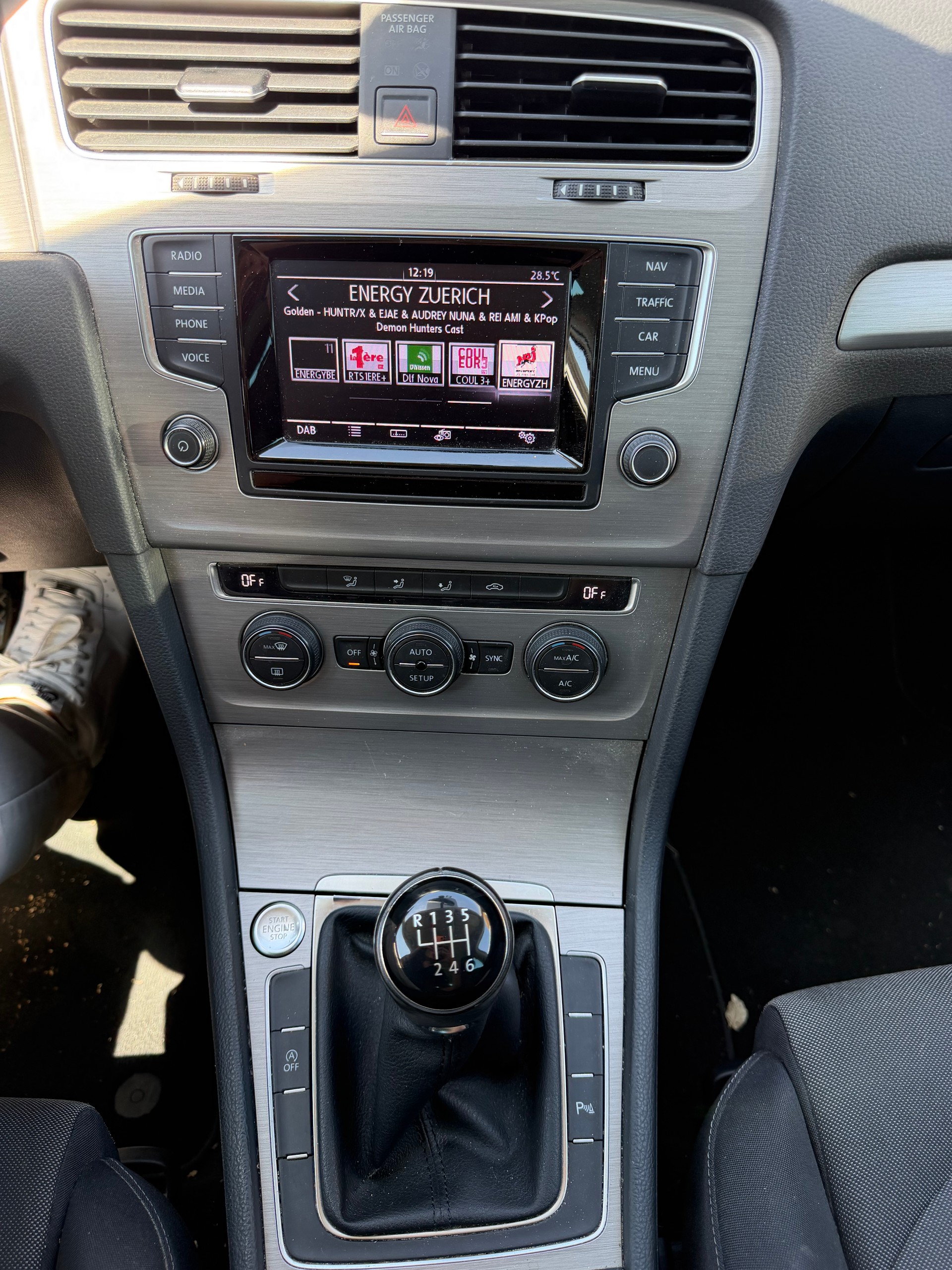 VW Golf 1.2 TSI R-Line Design-image-5