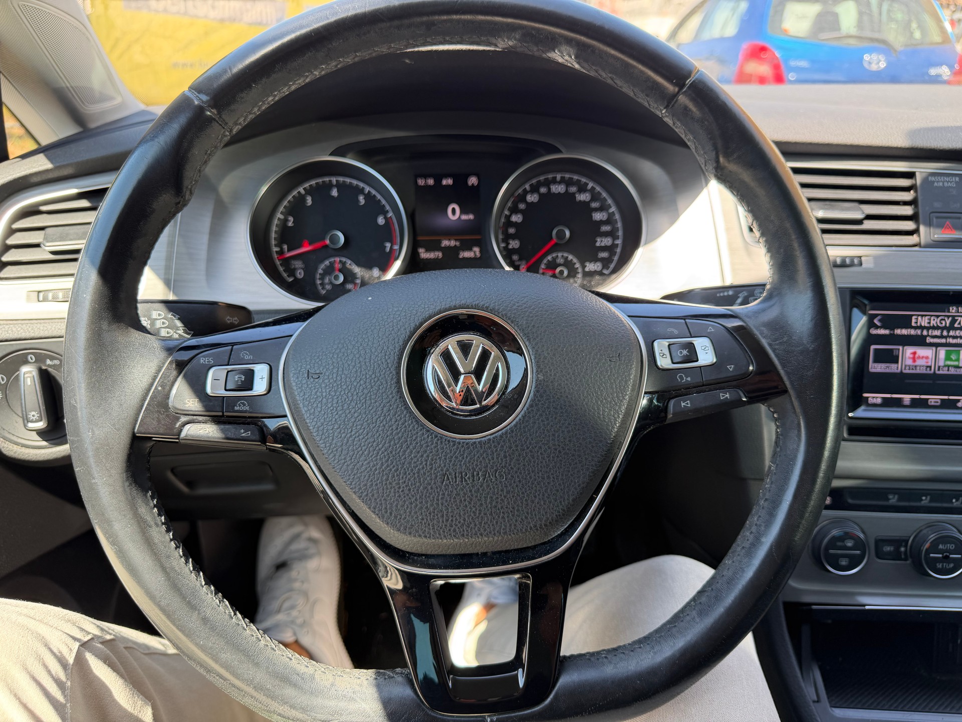 VW Golf 1.2 TSI R-Line Design-image-7