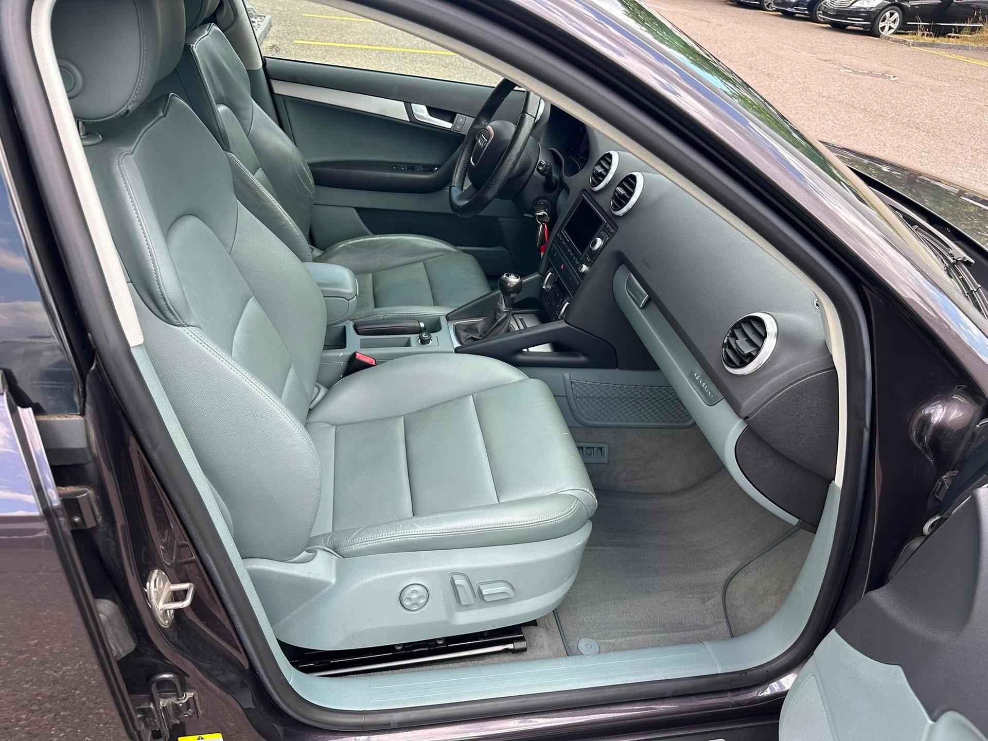 AUDI A3 Sportback 2.0 TDI Ambition quattro-image-16