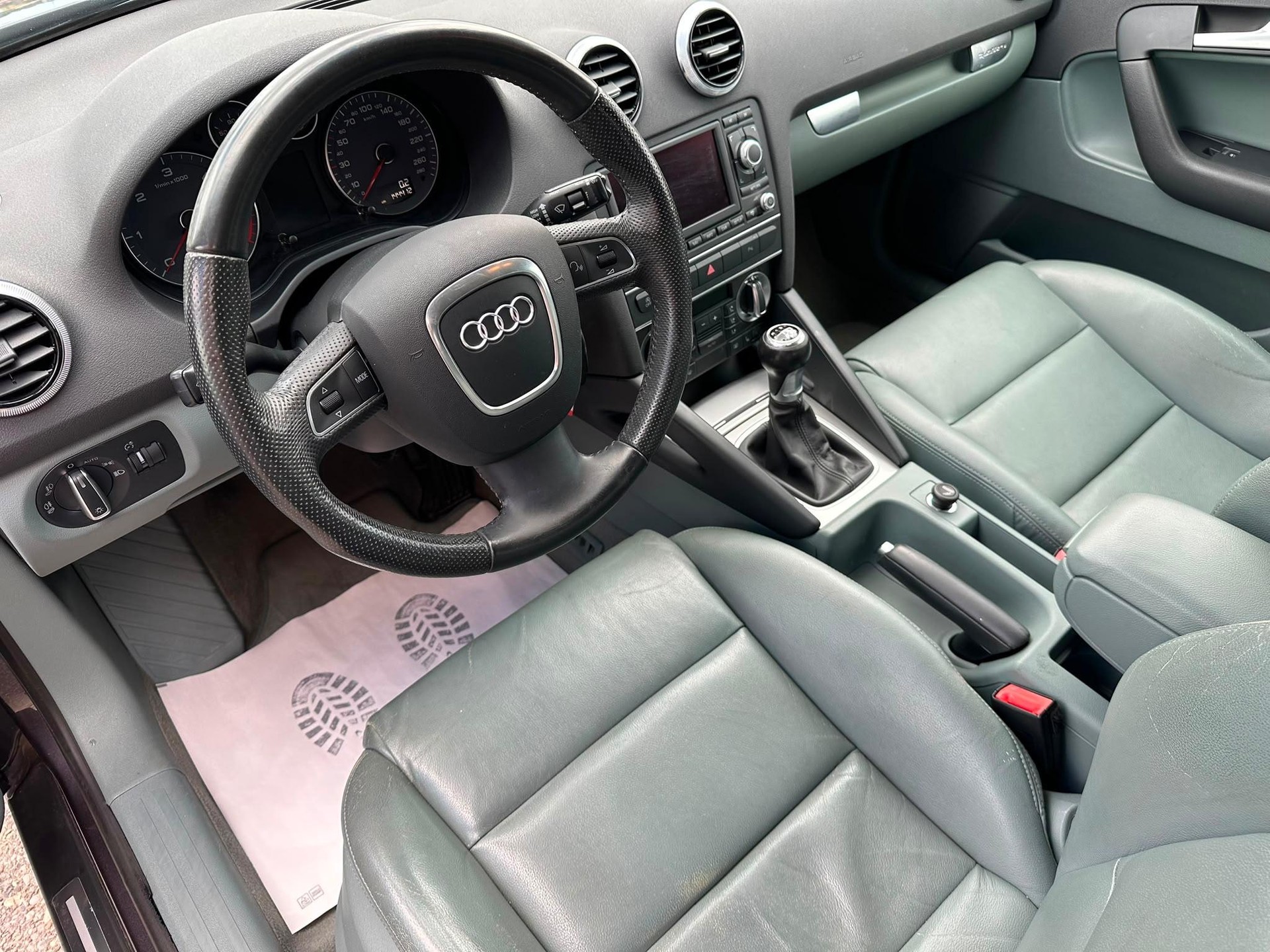 AUDI A3 Sportback 2.0 TDI Ambition quattro-image-12